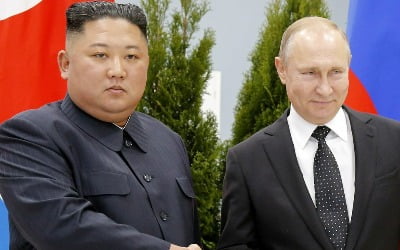 [속보] 크렘린궁 대변인 "푸틴-김정은, EEF선 회담 안 해" [러 매체]