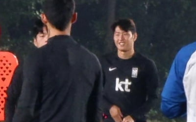 몸상태 '비밀' 이강인…훈련서 경쾌한 몸놀림