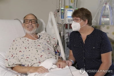 美연구팀, 유전자 조작 돼지심장 인체 이식…58세 환자 회복중