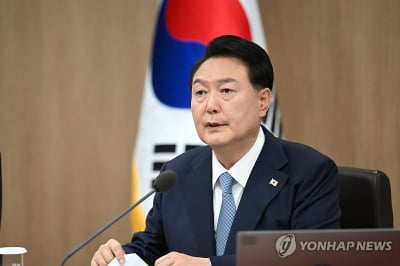 [속보] 尹대통령 "엑스포·글로벌시장 우리것으로 확신하고 몸 던져야"