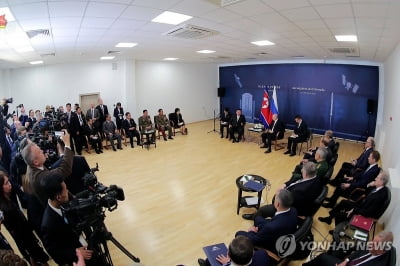 "푸틴 인터뷰 요청, 매일 수십건"…러, 국제 관심에 '으쓱'