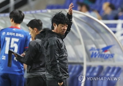 K리그1 수원, 김병수 감독 경질…염기훈 대행 체제
