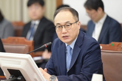 검찰총장 "1년간 긍정적 성과…'막판 스퍼트' 함께 뛰어달라"