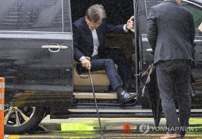 숨죽인 민주, 이재명 구속 여부 '촉각'…계파갈등 최대 분수령