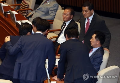 [이재명 영장기각] 與 "법원이 개딸에 굴복…檢, 영장 재청구해야"