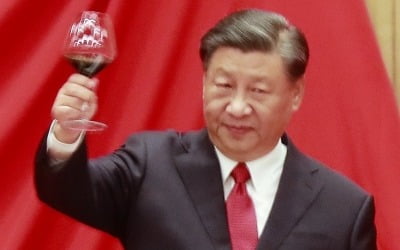 中, 국경절 리셉션…시진핑 "유연하고 역동적인 경제발전 추진"