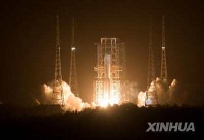 중국, '우주굴기' 가속…"내년 달 뒷면 샘플 채취 탐사선 발사"