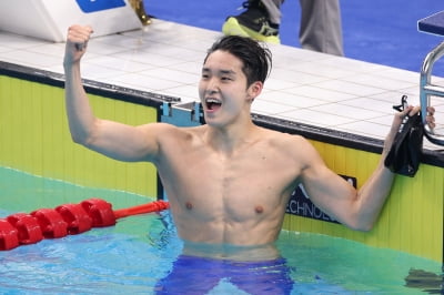 김우민, 자유형 400ｍ 금메달…한국 수영 AG 역대 세 번째 3관왕