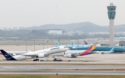다급한 대한항공, 아시아나 화물사업 '과속 매각' 논란