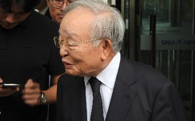 "큰별 졌다" 故강신호 회장 장례 이틀째…정·재계 조문행렬
