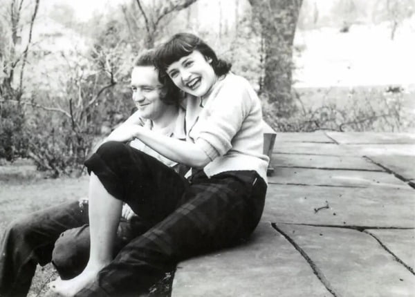 1940년경 촬영된 앤드류와 벳시의 사진. 
