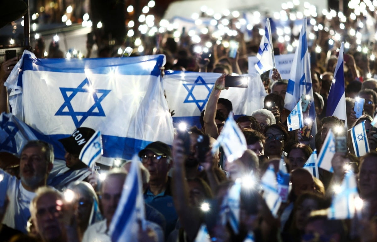 10일 아르헨티나 부에노스아이레스 시내에서 이스라엘 지지 시위를 벌이는 유대인들  / 사진=Reuters