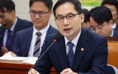 공정위원장 "인천공항公 '면세점 거래 지위 남용' 조사할 것"