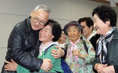 '재수 장관' 유인촌, 지방 다니며 현장 행보 본격화