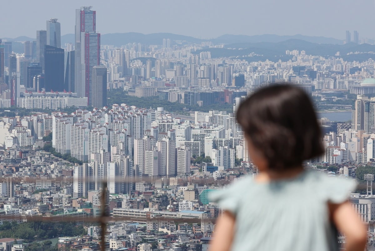 서울 남산에서 바라본 시내 전경. 사진=연합뉴스