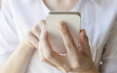"전화도 카톡도 하지 마세요"…휴대폰 걸어 잠그는 2030