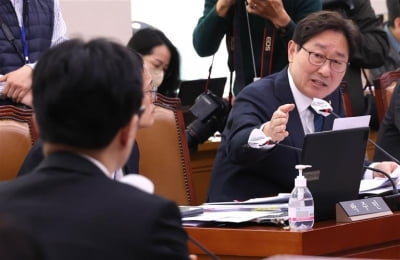 '출장비 의혹' 면전 저격당한 박범계 "심각한 유감"