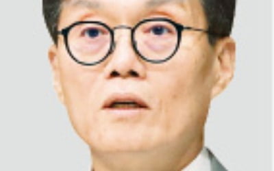 이창용 "내년 물가 2% 목표치 접근"