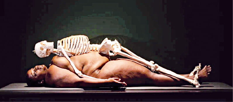 누드와 스켈레톤(Nude with Skeleton) 