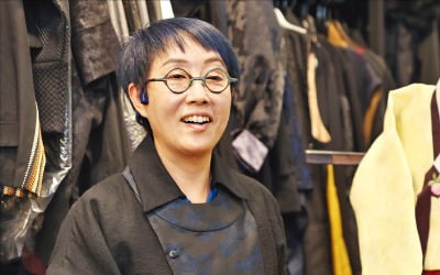 김지원 대표 "전통공연용 한복 만들기 30년…후대 위해 백서 내고 싶다"