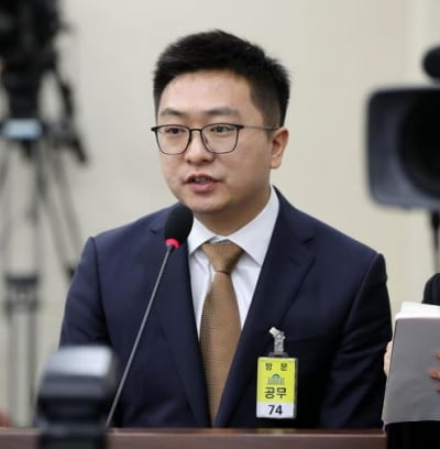 한국서 12만원에 팔린 블랙야크 패딩, 알리는 2만원?···레이 장 대표 국감 소환
