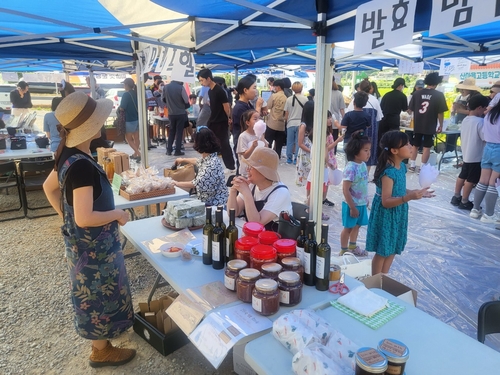 [지방소멸에 맞서다]21 사라지던 아이들 웃음소리가 울렸다…폐교 막은 '서해 갯벌'