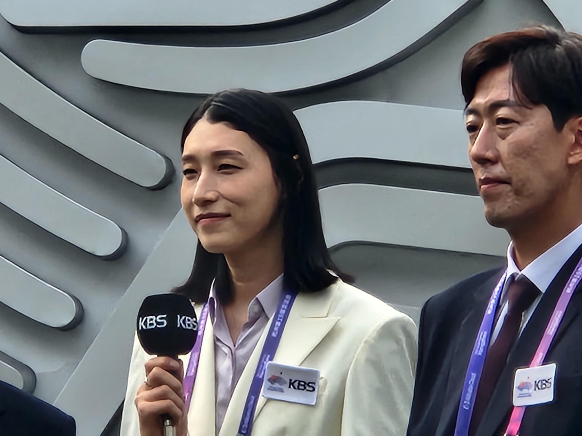 [아시안게임] 마이크 잡은 김연경 "우리 여자 대표팀, 응원해주세요"