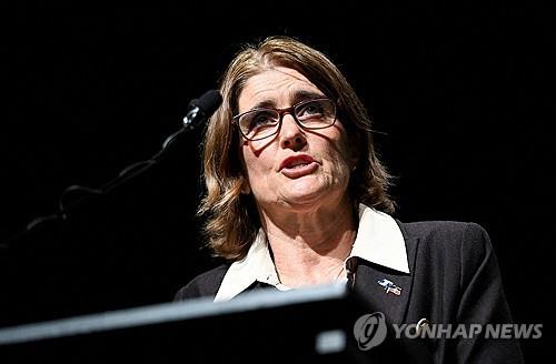 호주 첫 여성 중앙은행장 통화정책회의 데뷔…금리는 동결