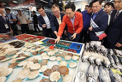 [총선 6개월] '보수 강세' 영남권, 與우위 관측 속 '견제론'도 솔솔