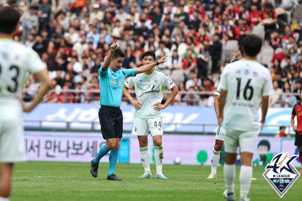 한교원·구스타보 골!골!…전북, 서울 꺾고 파이널A 극적 확정(종합)