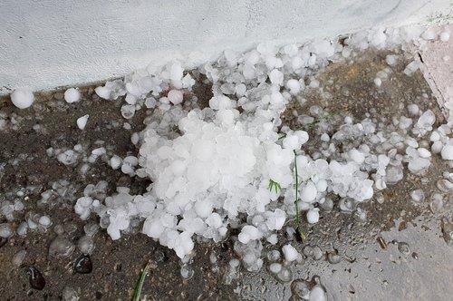 토요일 중부지방 중심 요란한 가을비…'우박' 떨어질 수도