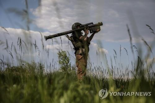[이·팔 전쟁] "포탄 우리 달라"…이스라엘·우크라 '동시전쟁' 무기 쟁탈전