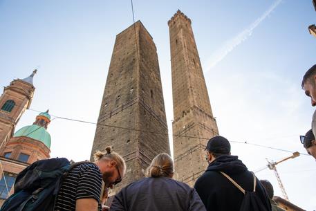 伊 볼로냐 상징하는 48ｍ 중세탑, 붕괴 위험으로 폐쇄