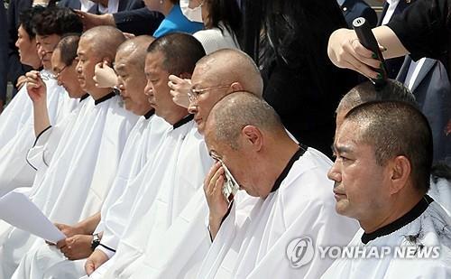 전북 정치인들의 '삭발 정치학'…결기 표출 vs 구시대적