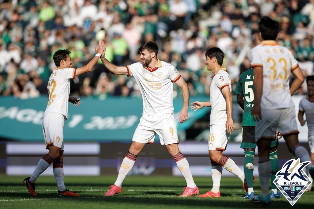 'PK 장군멍군' 전북, 포항과 1-1 무승부…울산 29일 '우승 기회'