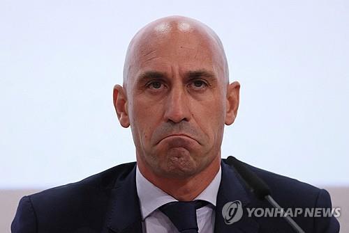 FIFA, 전 스페인 축구협회장에 3년간 활동 정지 징계