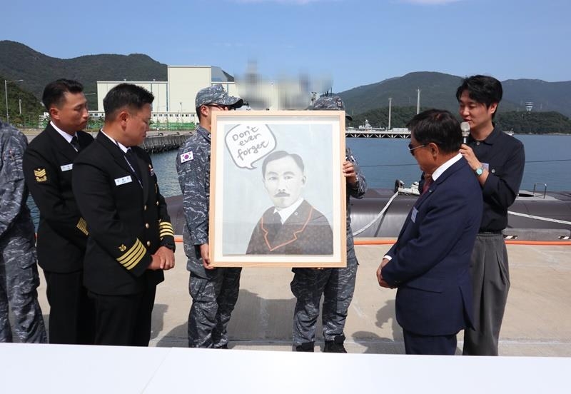 팝아티스트 배드보스, 안창호함에 도산 관련 팝아트 작품 기증