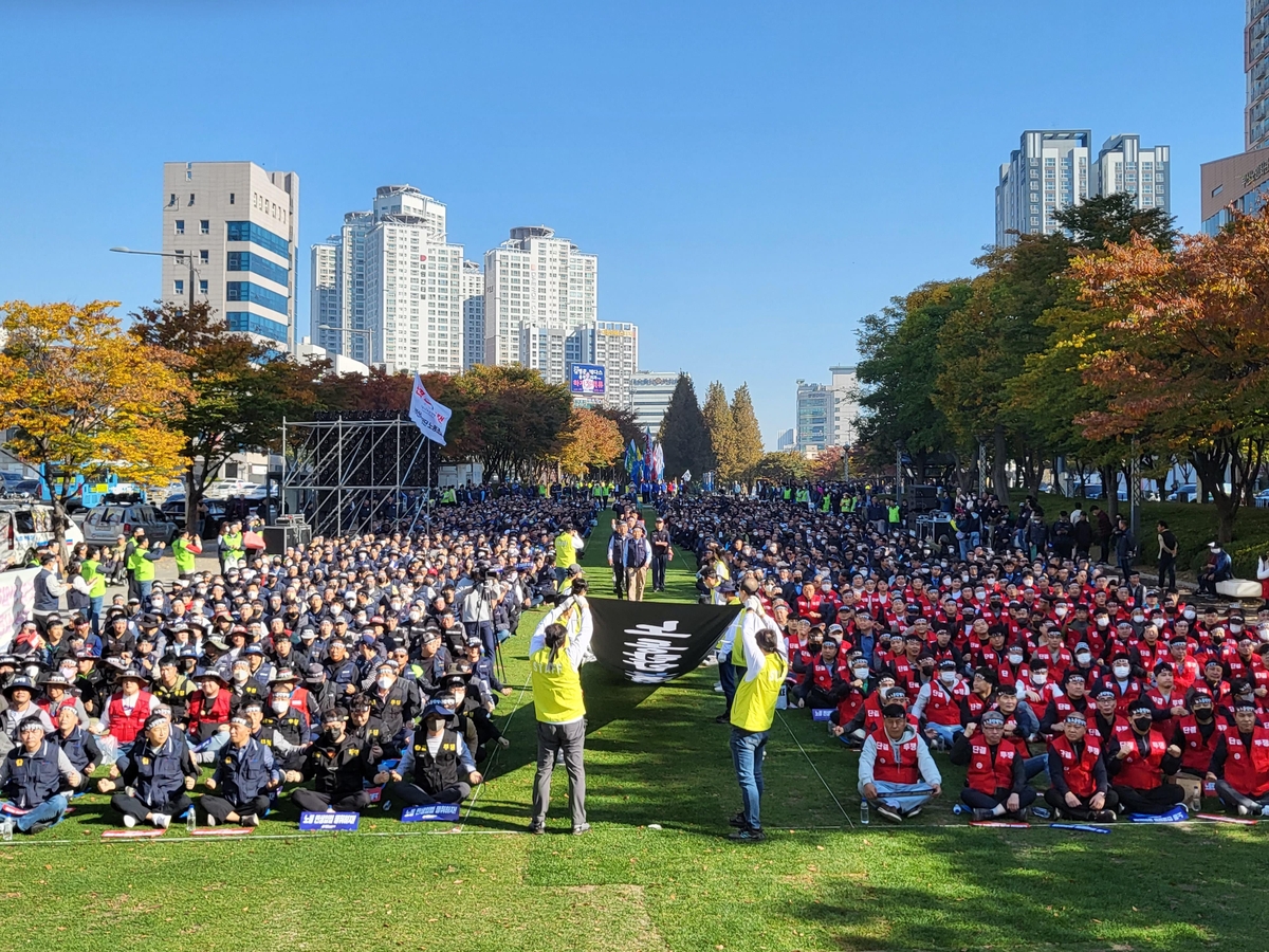 한국노총 부산본부 14년 만에 도심 집회 "노동개악 중단하라"