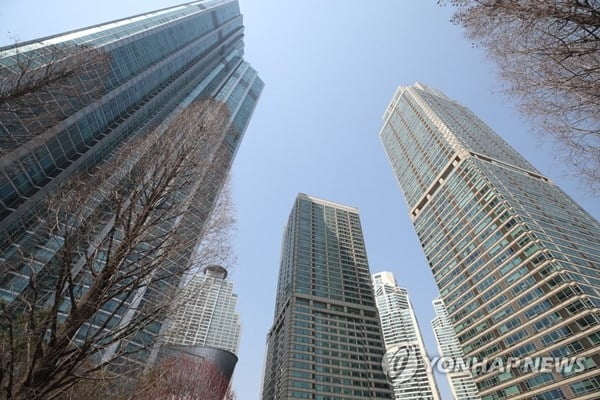 강남 타워팰리스 53층서 불…입주민 대피