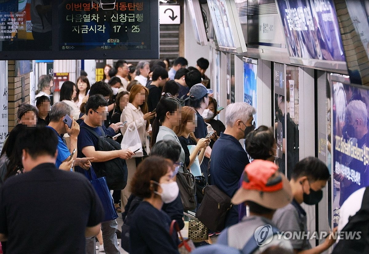 서울 지하철 파업 '초읽기'…노조 73.4% 찬성 '가결'