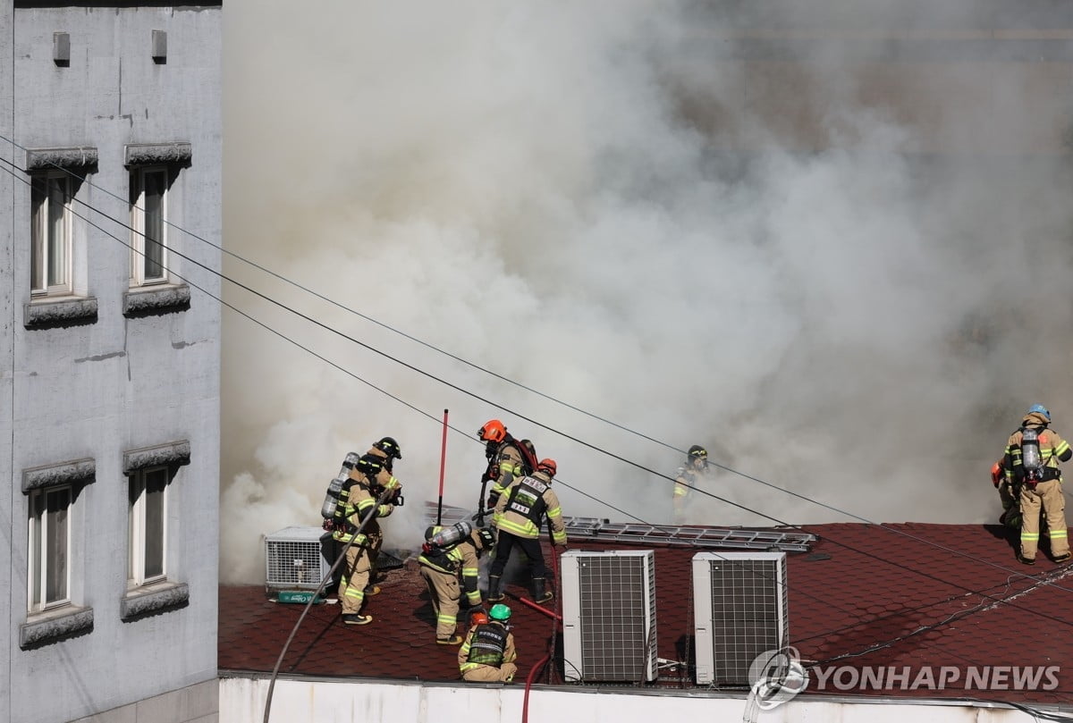 손기정 단골…'119년 노포' 이문설농탕 화재