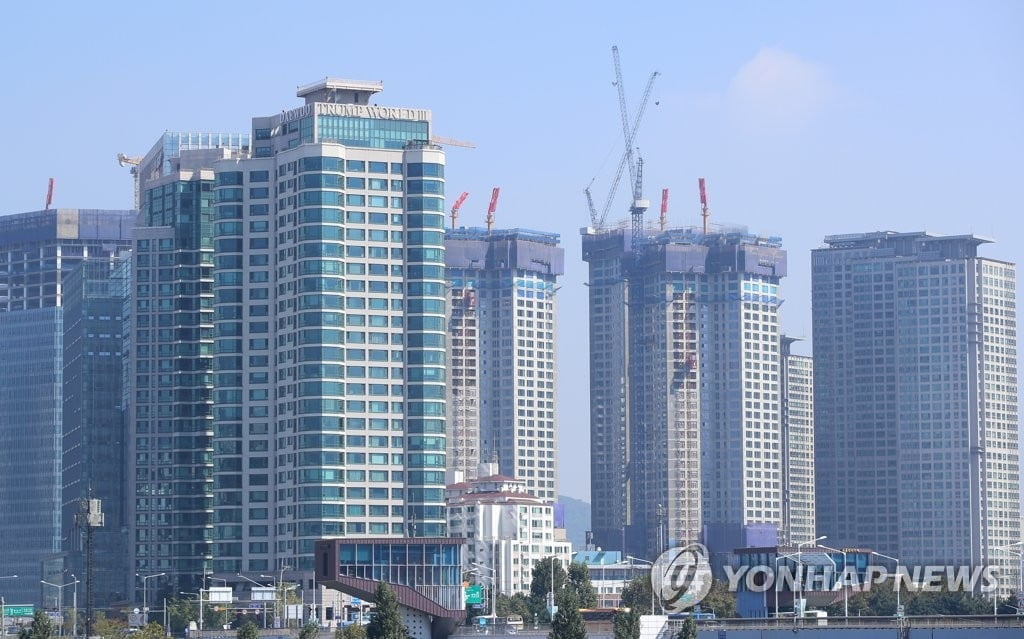 전국 아파트값 평당 2,000만원 넘었다