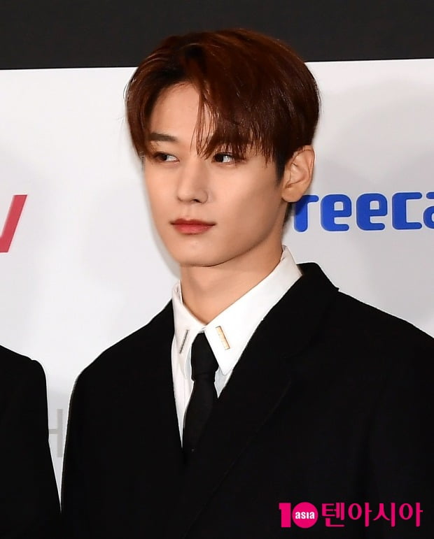 The Boyz's Juyeon, No. 1 male singer you want to make rice cake soup with