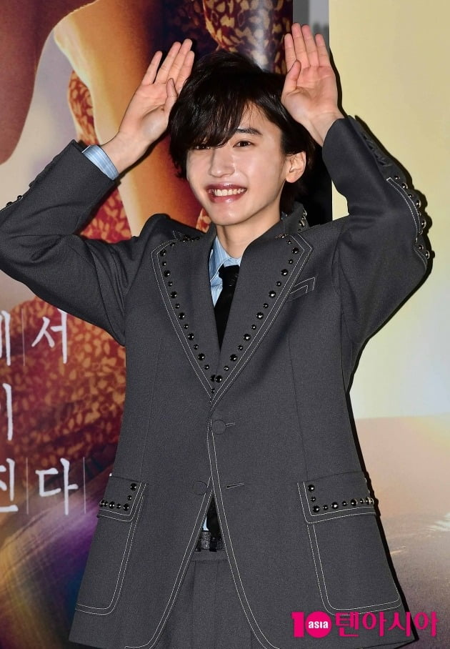 'Oseisa' Shunsuke, Japanese romantic hit following 'Love Letter'