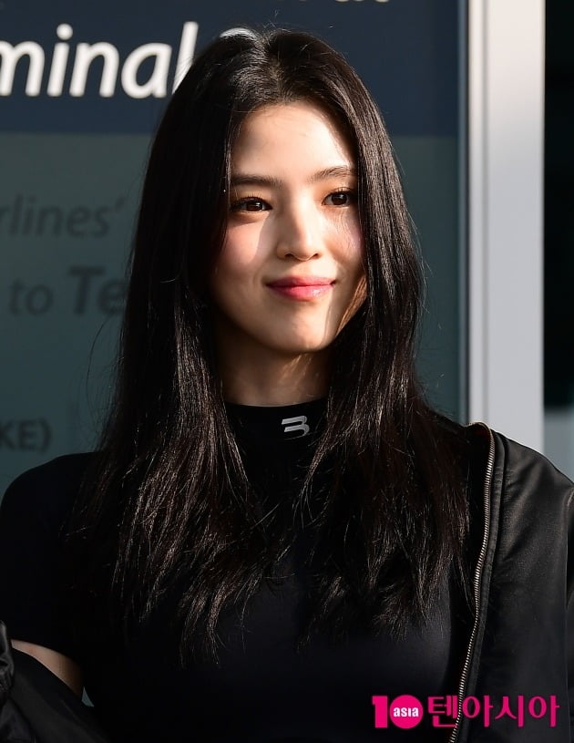 Han So-hee and Kang Min-kyung are stars held back by their parents.