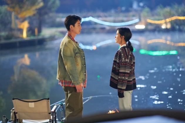 Jeon Do-yeon and Jeong Kyung-ho's awakening reunites them with affection.