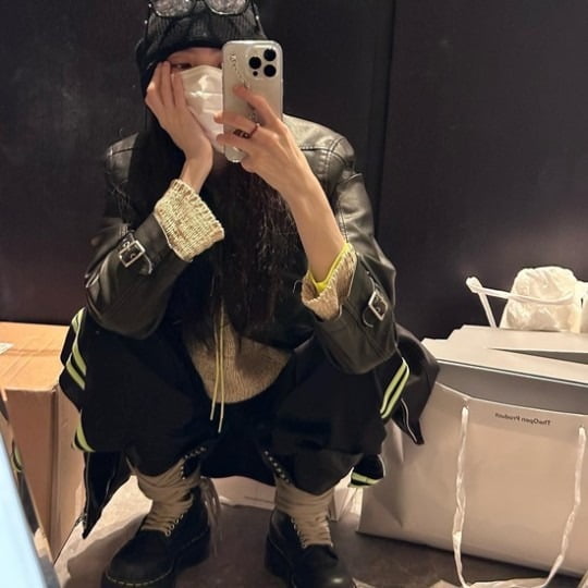 Han So-hee, a hip charm that can't be hidden and an extraordinary fashion sense