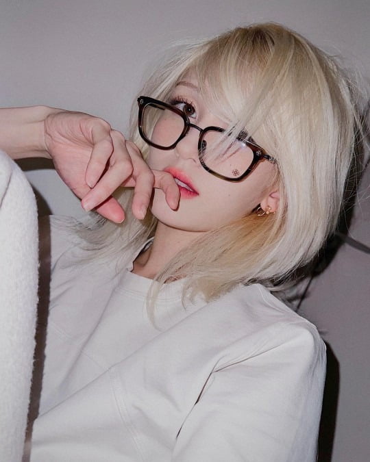 Jeon So-mi, blonde hair is also a ‘perfect moment’