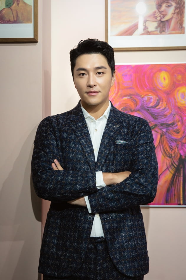 'Hero' Min Woo-hyuk "I don't have enough money, so I go to Jeong Seong-hwa and take thief lessons"