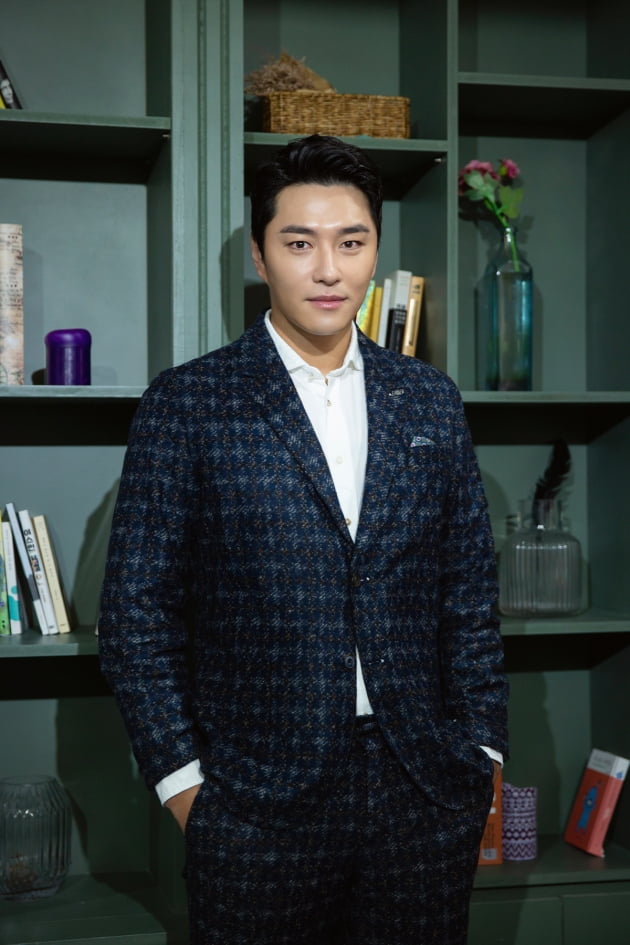 ‘Hero’ Min Woo-hyuk “20-year process to become a musical actor”